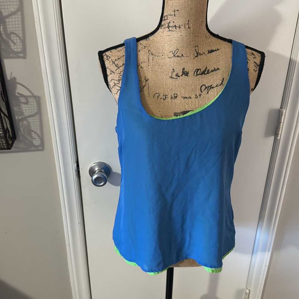 Wet seal size medium tank